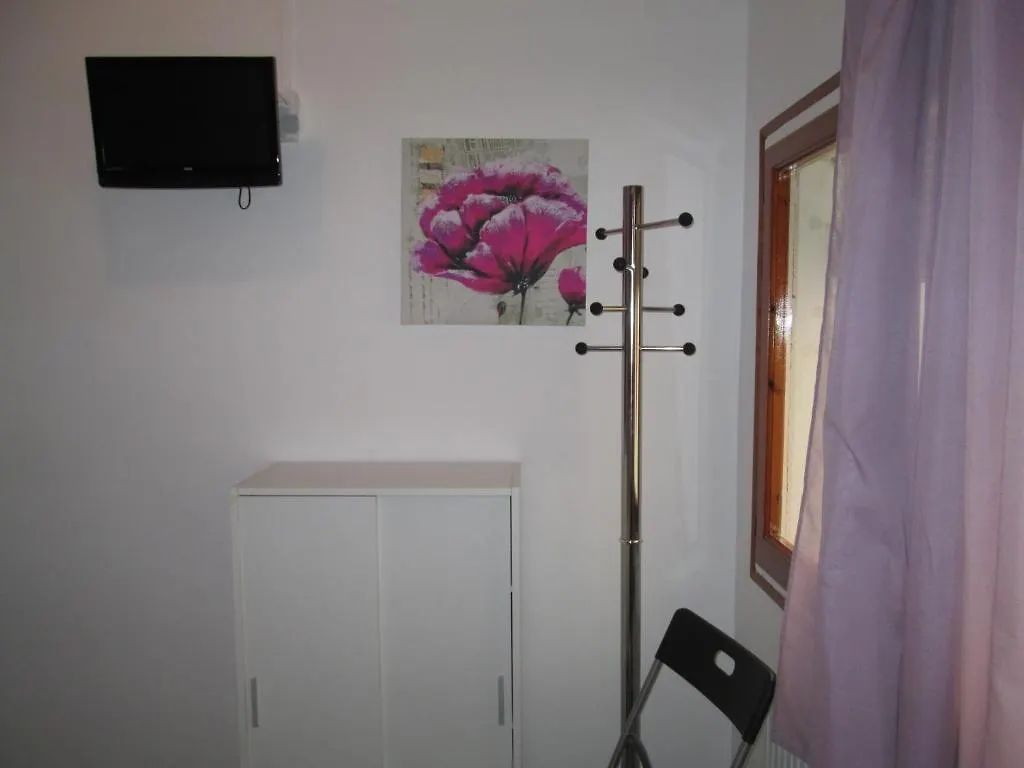 Pensio Hostal Mediterra L'Escala Spain